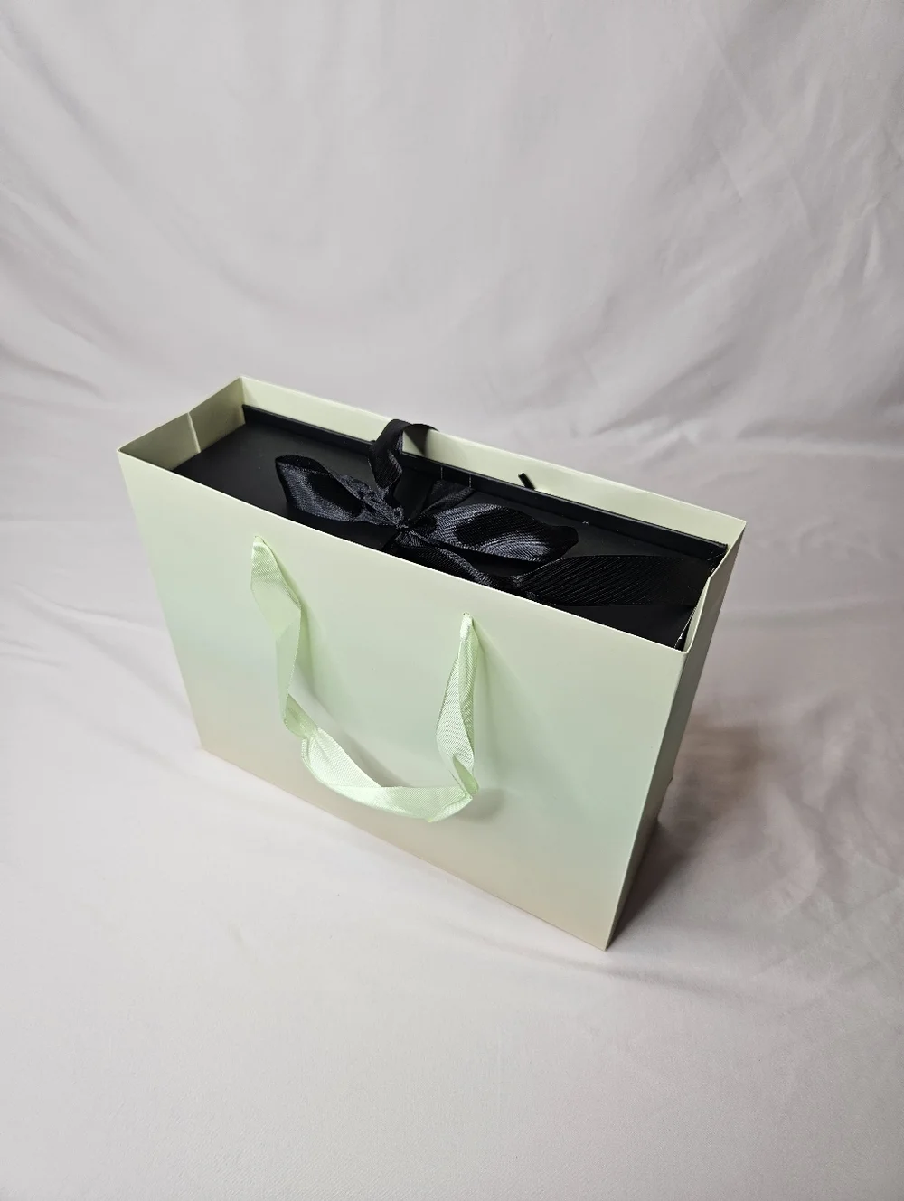 Luxury Gift Box with Reed Diffuser & Soap Flower Bouquet – French Rose